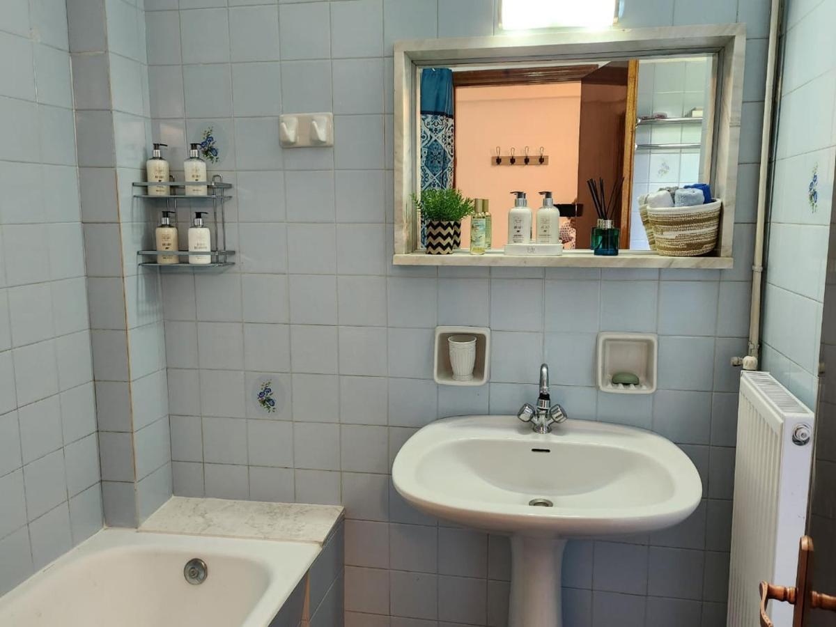 Queen Aspri Apartment 3' Min To The Beach! Antikyra Esterno foto