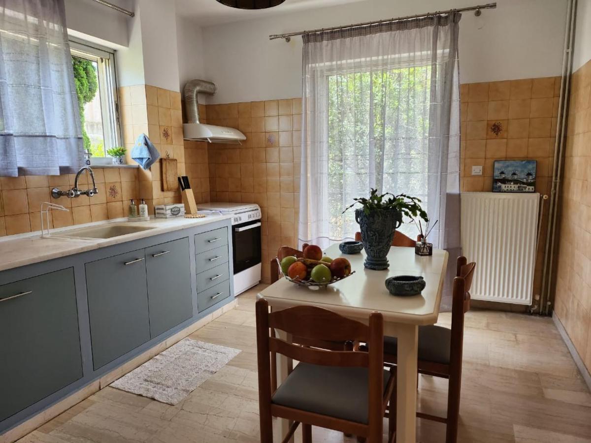 Queen Aspri Apartment 3' Min To The Beach! Antikyra Esterno foto